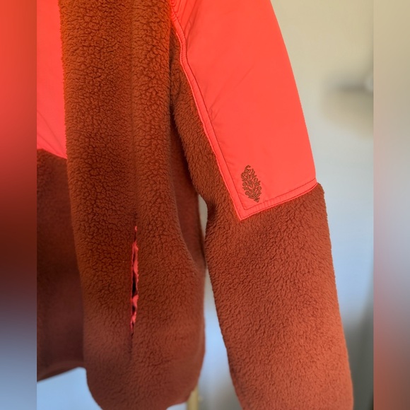 Free People (FP) Movement Women's Lead The Pack Fleece Pullover - Picture 4 of 8